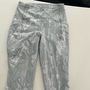 Lululemon Athletica Silver Patterned Pants